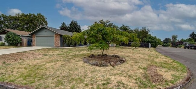 Building Photo - Single Level 4 bedroom in Heart of Vancouver