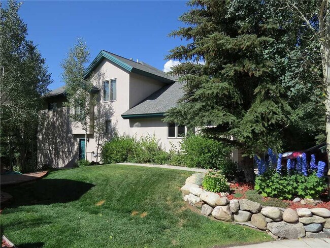 Photo - 54 Ensign Dr