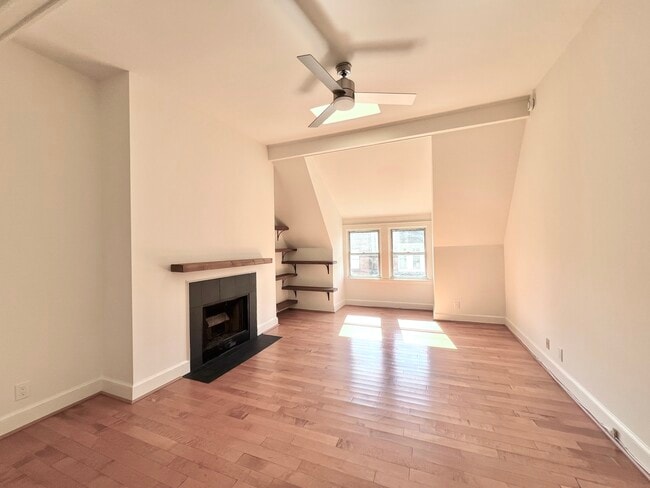 Building Photo - 1413 Hopkins St NW Unit 4 Rental