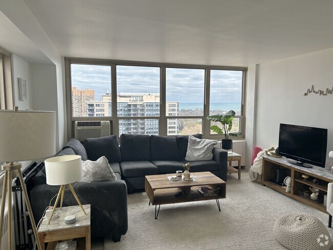 Building Photo - 3950 N Lake Shore Dr Unit 2011 Rental