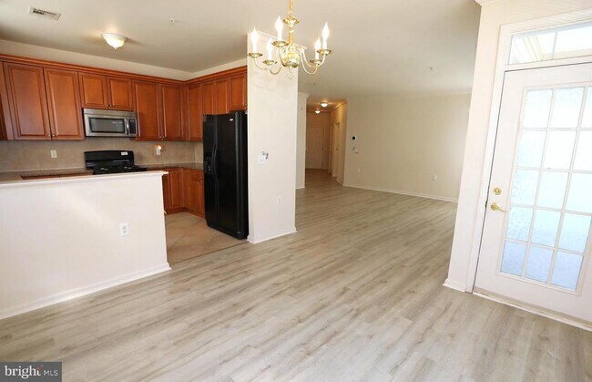 Photo - 611 Masterson Ct