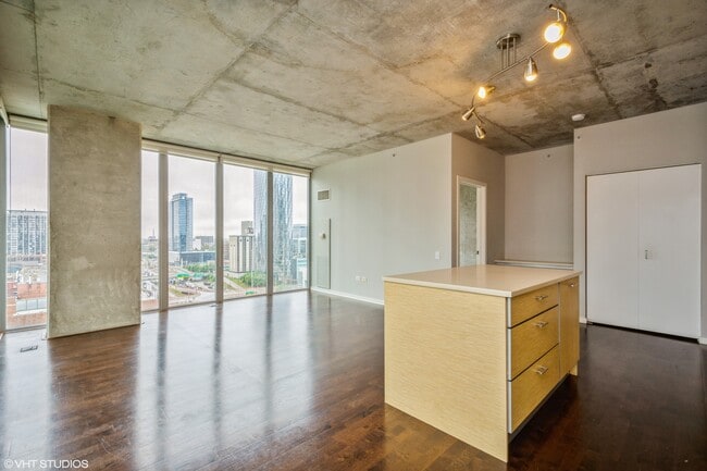 Photo - 659 W Randolph St Unit 1514