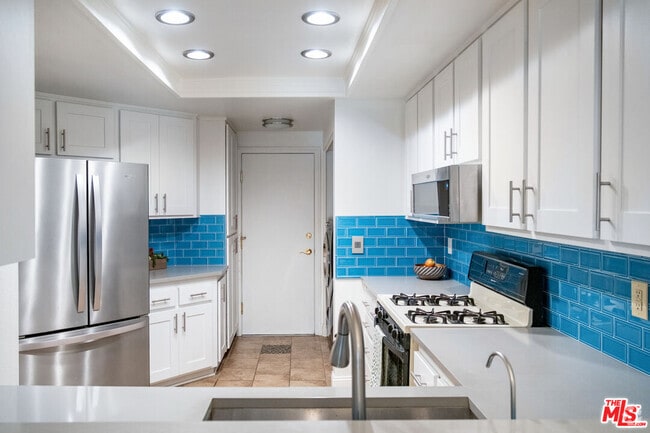 Building Photo - 6638 Clybourn Ave Unit 41 Rental