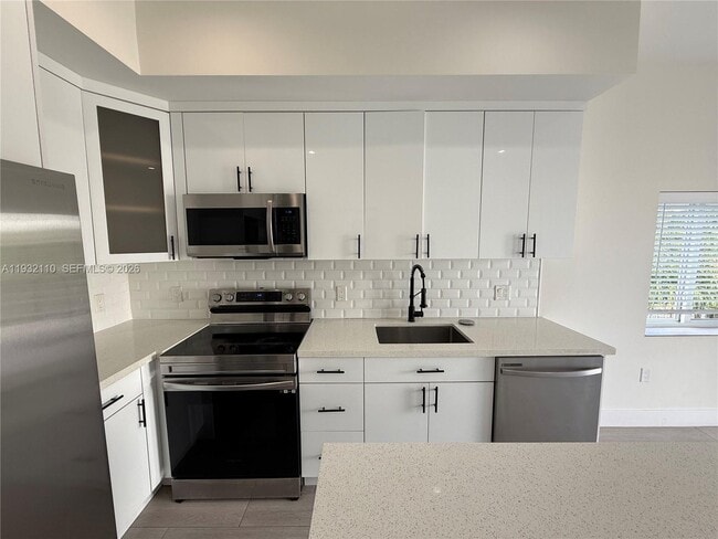 Photo - 1786 SW 9th St Unidad 4