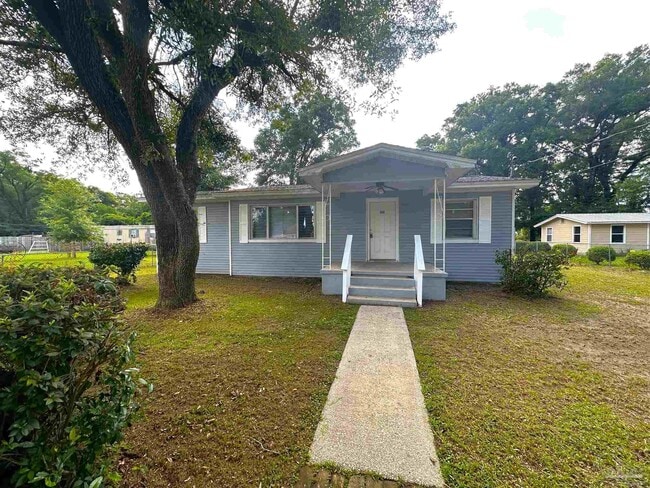 Photo - 608 N 70th Ave House