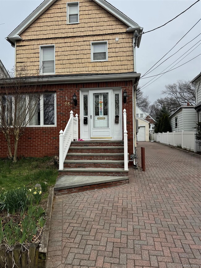 Building Photo - 25 Daisy Ave Unit 2ND FLOOR