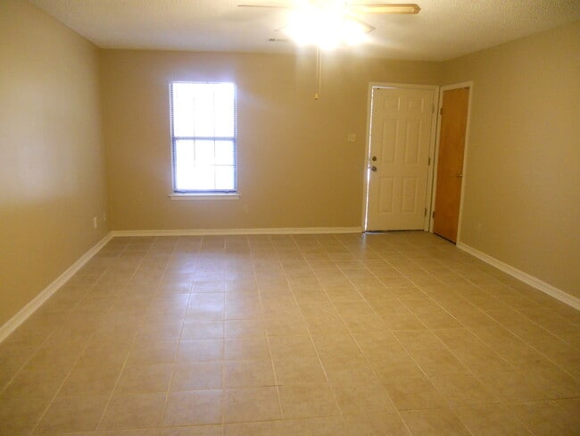 Photo - 115 Chiliwood Ln Unit A