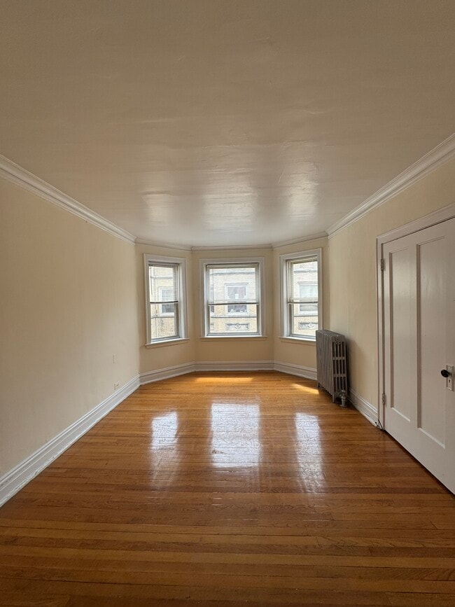 Photo - 1923 W Granville Ave