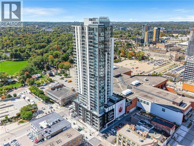 Photo - 60 Charles St W Unité 1007