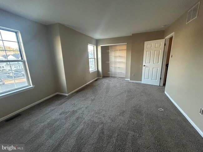 Photo - 1020 Hillsboro Ct