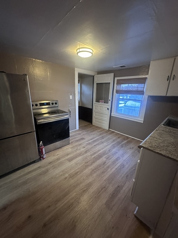 Photo - 2114 W 40th St