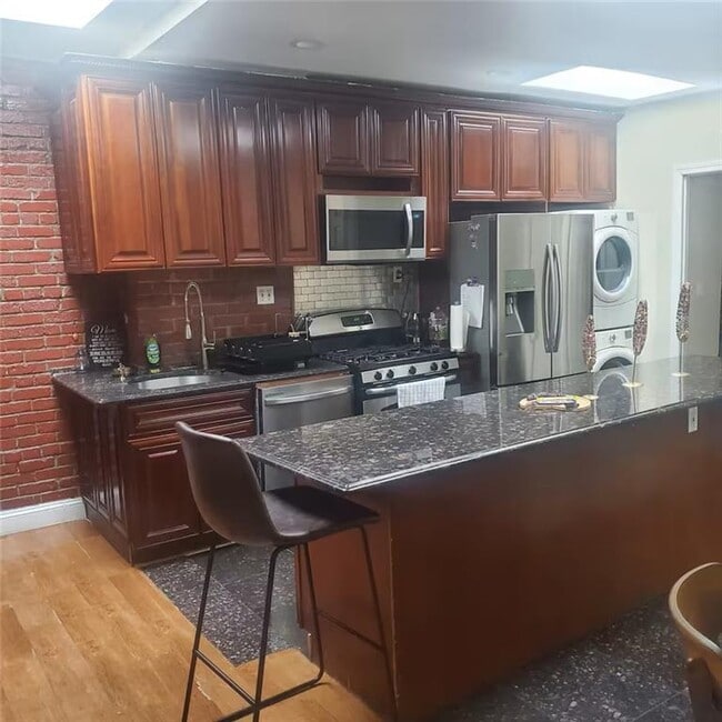 Building Photo - 332 94th St Unit 2