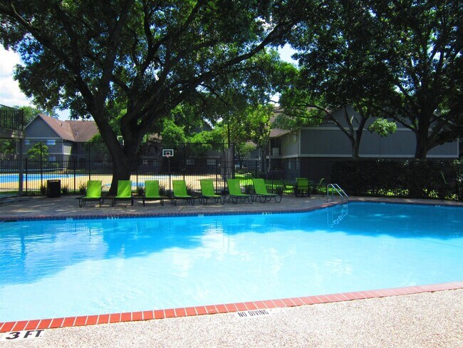 Experience the vibrant lifestyle at Distinction Apartment Homes, where relaxation meets community. Our refreshing pool and spacious surroundings offer the perfect retreat. Come see all that awaits you – your new home is just a visit away!