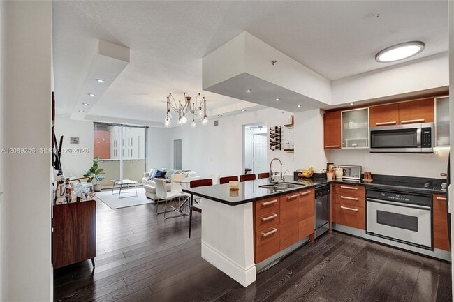 2030 Douglas Rd Unit 401