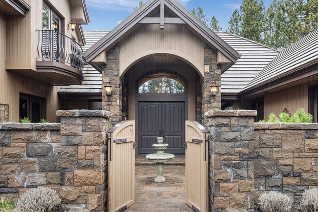 Photo - 61725 Broken Top Dr