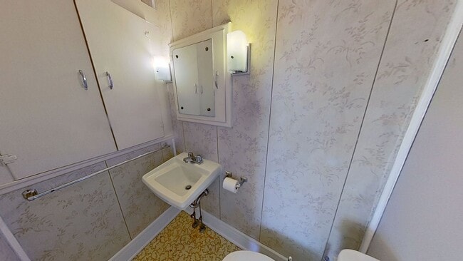 Photo - 2 Bedroom Duplex with Basement and Storage