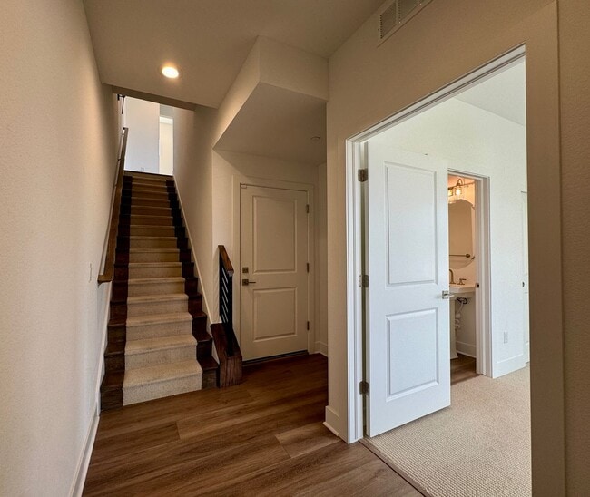 Photo - 706 Saddle Dr