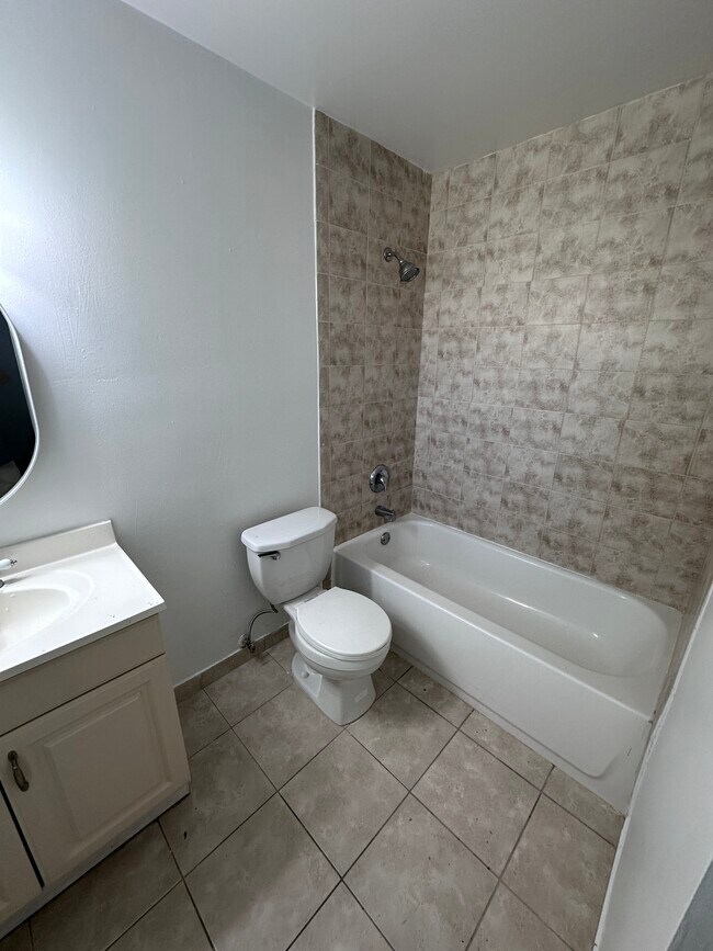 234 SW 19th St Unit 2