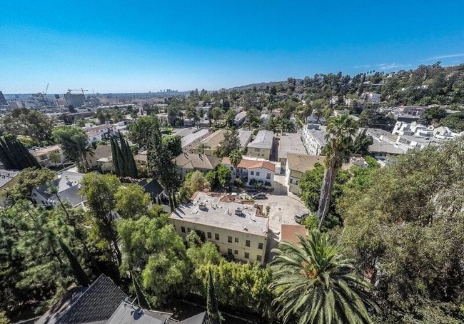 2 - 2166 Beachwood Ter