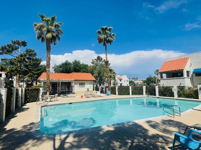 Building Photo - Summerlin Gem Beautiful 2-Bed, 2-Bath Cond... Rental
