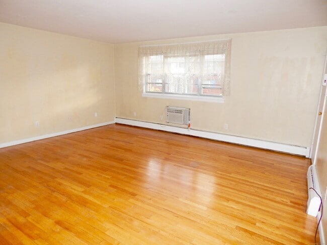 Photo - 14 Colonial Dr Unit APT A