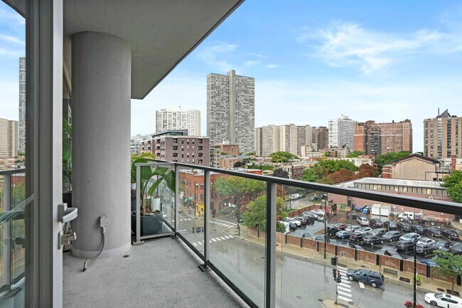 Photo - 3746 N Halsted St
