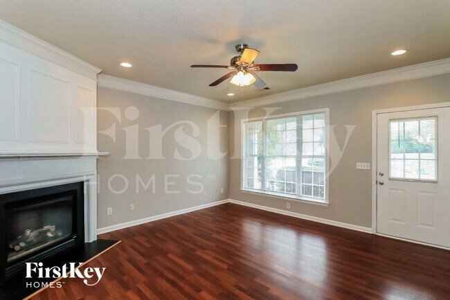Photo - 1658 Heyford Cir NW