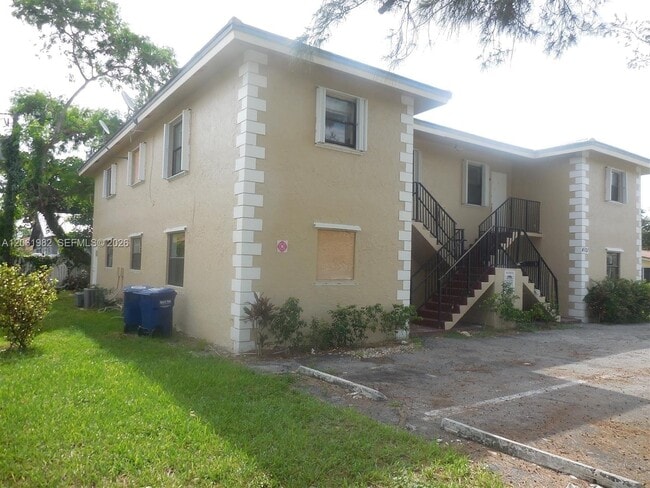 Building Photo - 4101 Riverside Dr Unit 4
