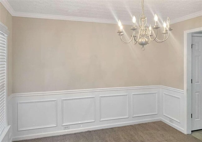 Photo - 2550 Plymouth Way