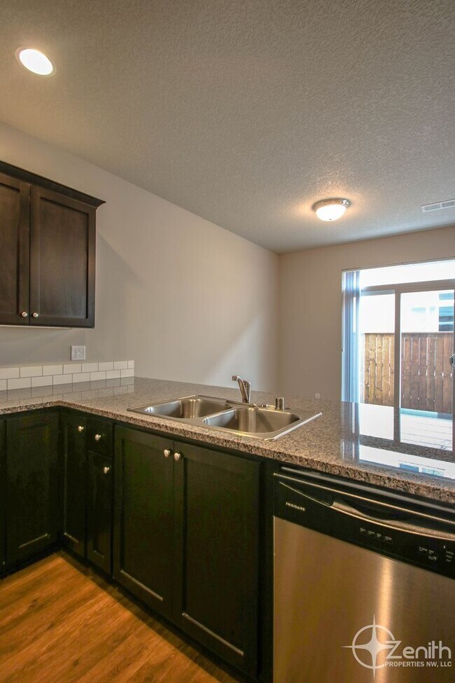 Photo - 11517 NE 125th Ave