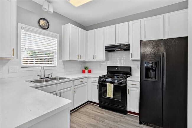 Photo - 230 Valley Xing