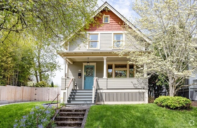 Building Photo - 527 NE Fargo St Rental