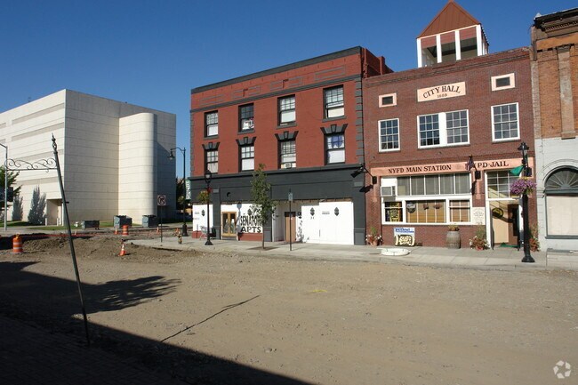 31 N Front St - The Senator Apartments