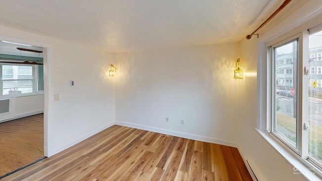 Photo - 107 A Chester St