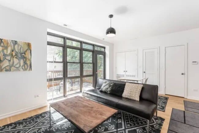 Photo - Gorgeous 2 bed 2 bath in the Uptown area Unidad 2R