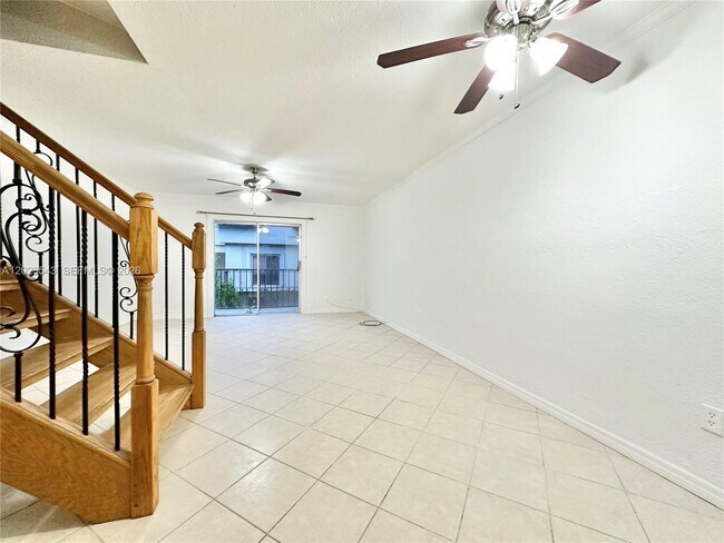 Photo - 8650 SW 67th Ave Unidad 1032