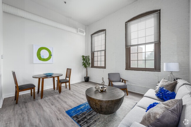 1BR, 1BA - 600SF - Living Room - Sail Cloth Factory Apartments