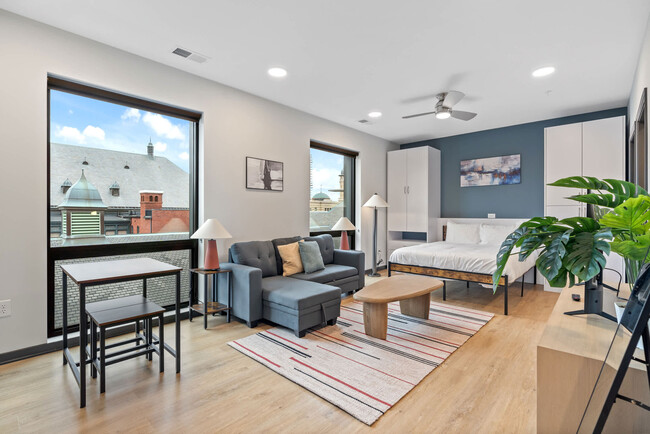 Building Photo - 423 E Michigan St Rental