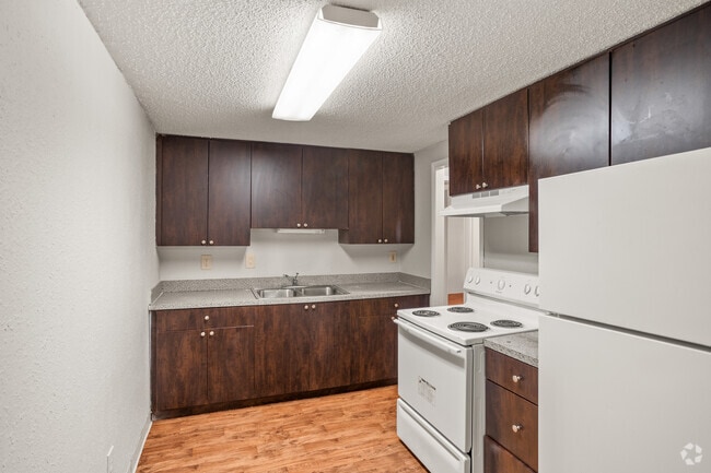 2BR, 1BA - 864SF - Kitchen