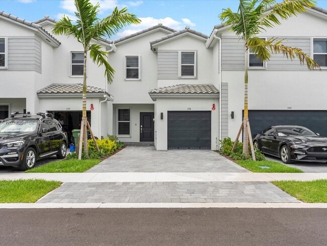 Building Photo - 106 SW 184th Ave