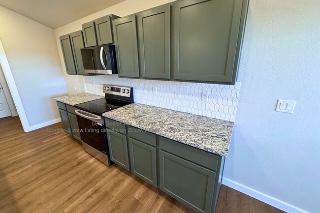 Kitchen - 5913 Settler Ave