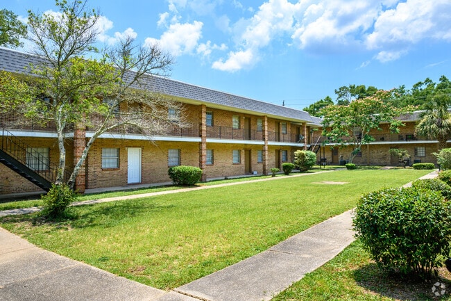 Exterior Courtyard