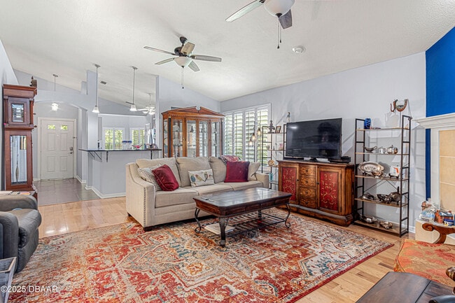 Photo - 6 Oak Village Dr