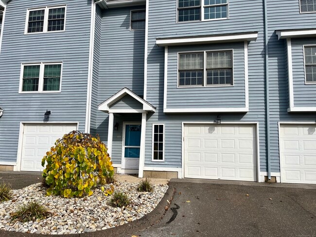 Building Photo - 808 Fieldstone Ct Unit 808