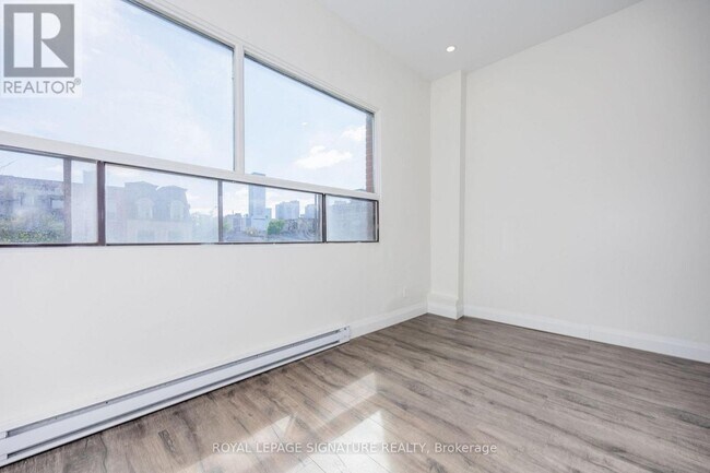 Photo - 414 Spadina Ave. Unit 2nd Floor