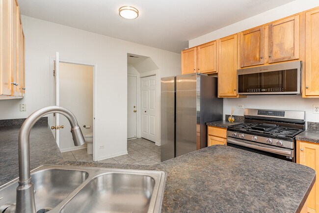 Photo - 593 Springbrook Trail N