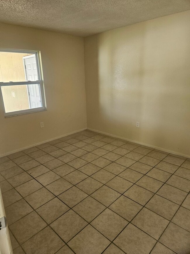 Photo - 2/2 DUPLEX  WITH CARPORT
