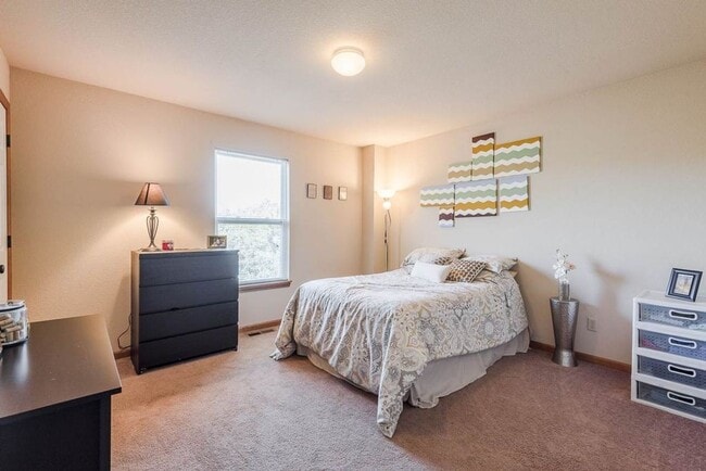 Photo - 3D Tour Available - Beautiful Miller Ranch Town-Home with Open Floor Plan! Available July 1st!