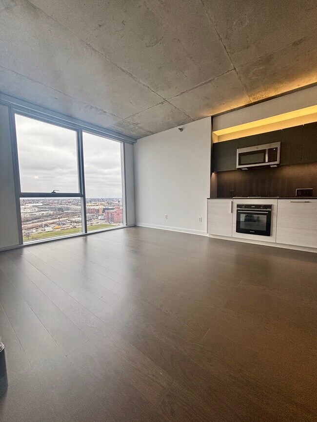 Hazy Day - 1160 N Larrabee St Unit 1016