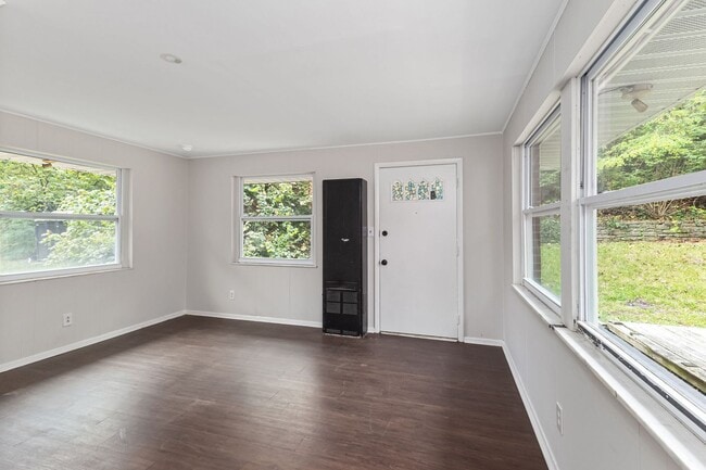 Photo - Westwood- Cozy 3 bedroom 1 Bath